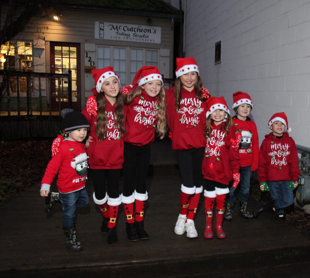 Lighted Santa Parade Puyallup Main Street Association