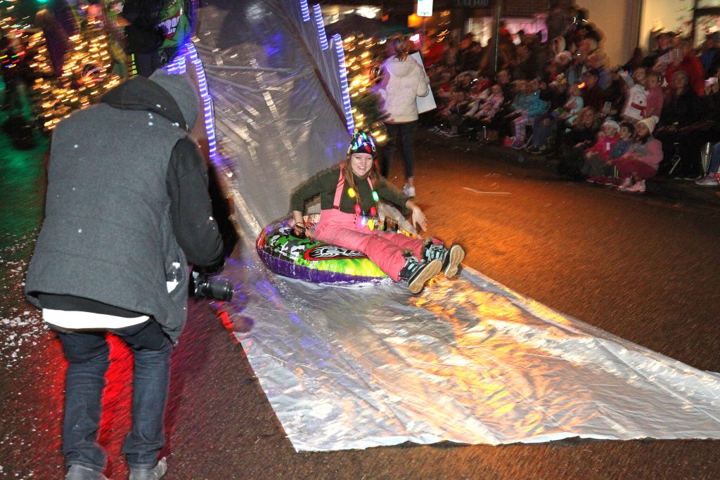 Lighted Santa Parade Puyallup Main Street Association
